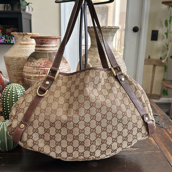 Gucci GG Canvas Medium Abbey Shoulder Bag - Picture 4 of 11